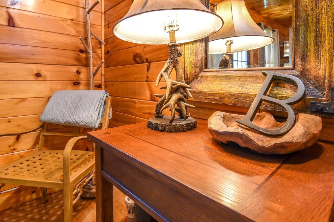 Permanent Vacation-Private Honeymoon Cabin With Hot Tub Sevierville Extérieur photo