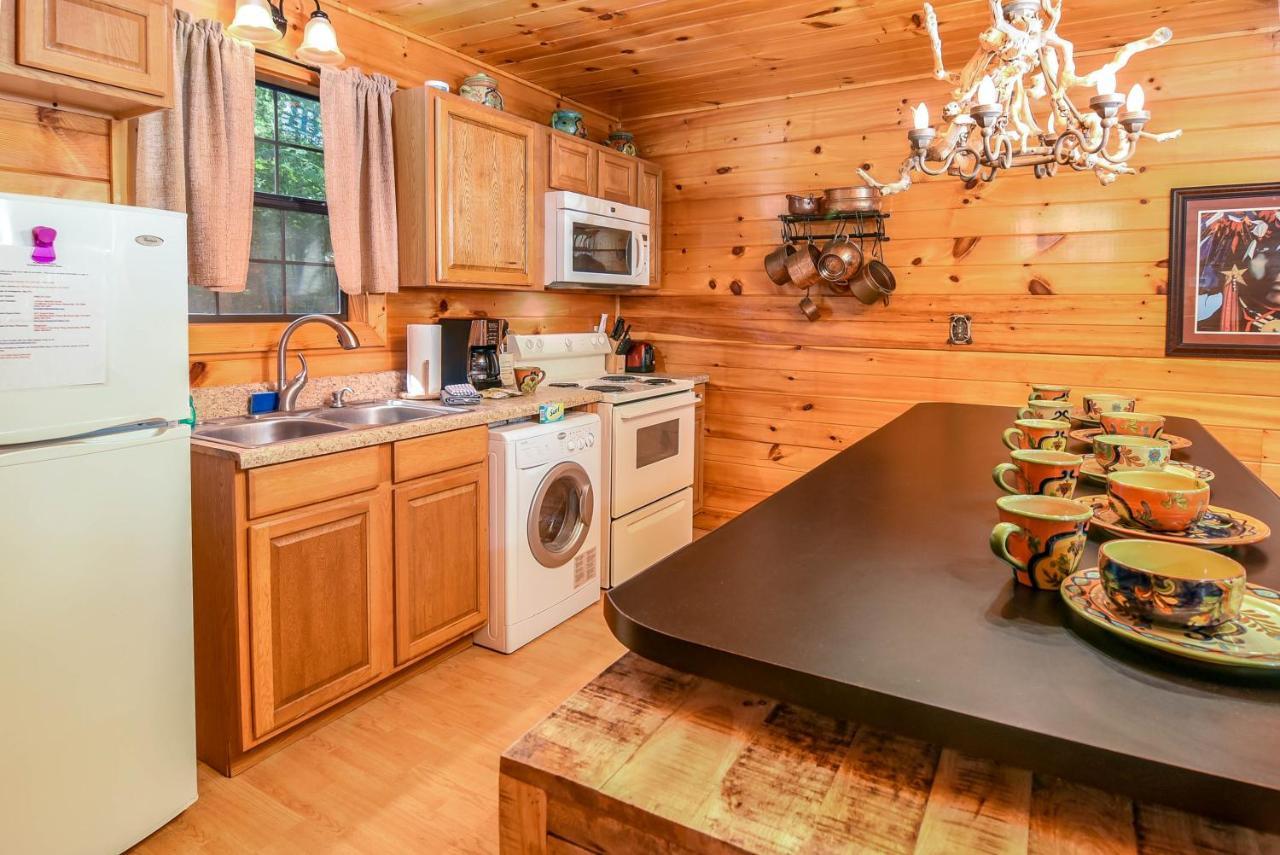 Permanent Vacation-Private Honeymoon Cabin With Hot Tub Sevierville Extérieur photo