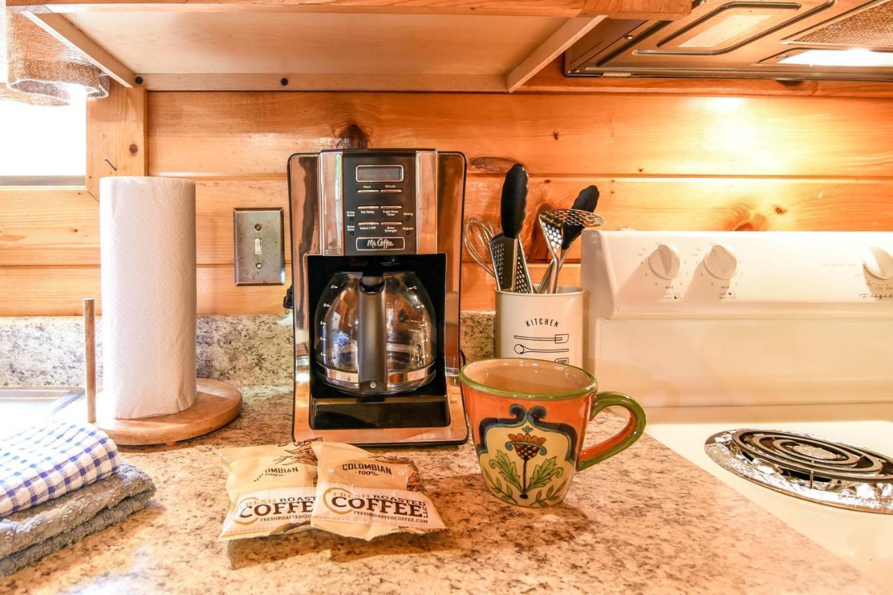 Permanent Vacation-Private Honeymoon Cabin With Hot Tub Sevierville Extérieur photo