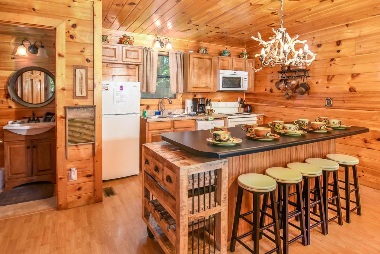 Permanent Vacation-Private Honeymoon Cabin With Hot Tub Sevierville Extérieur photo
