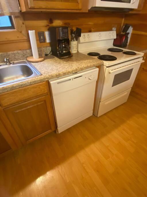 Permanent Vacation-Private Honeymoon Cabin With Hot Tub Sevierville Extérieur photo